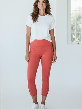 Women's High-Rise Sculpting Capri Leggings — Coral